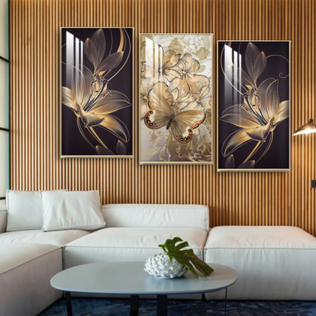 ثلاث لوحات جدارية مع برواز ذهبي واكريلك شفاف 120x60